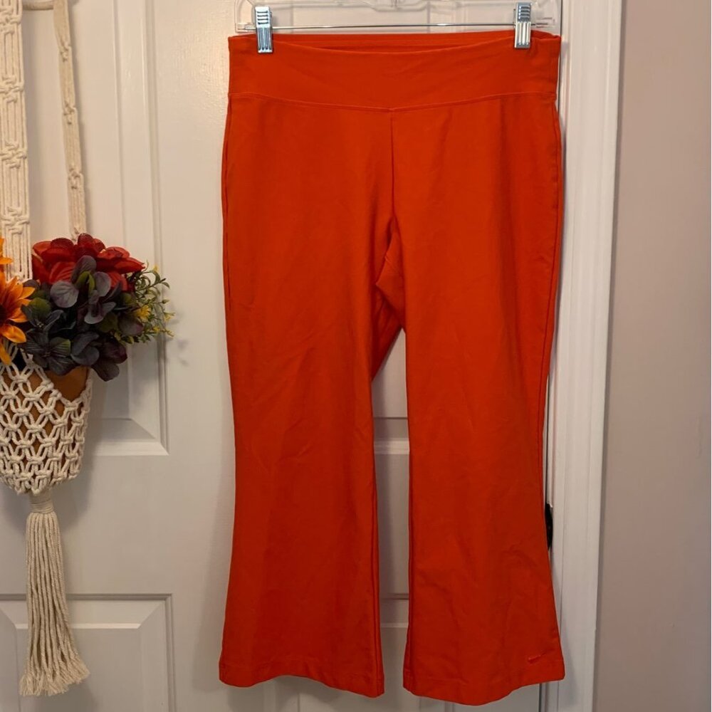 Nike DRI-FIT Cropped Flare Leggings